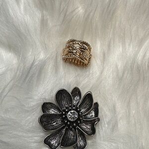 Elegant vintage  Gold and Silver Floral stretchy rings.   F